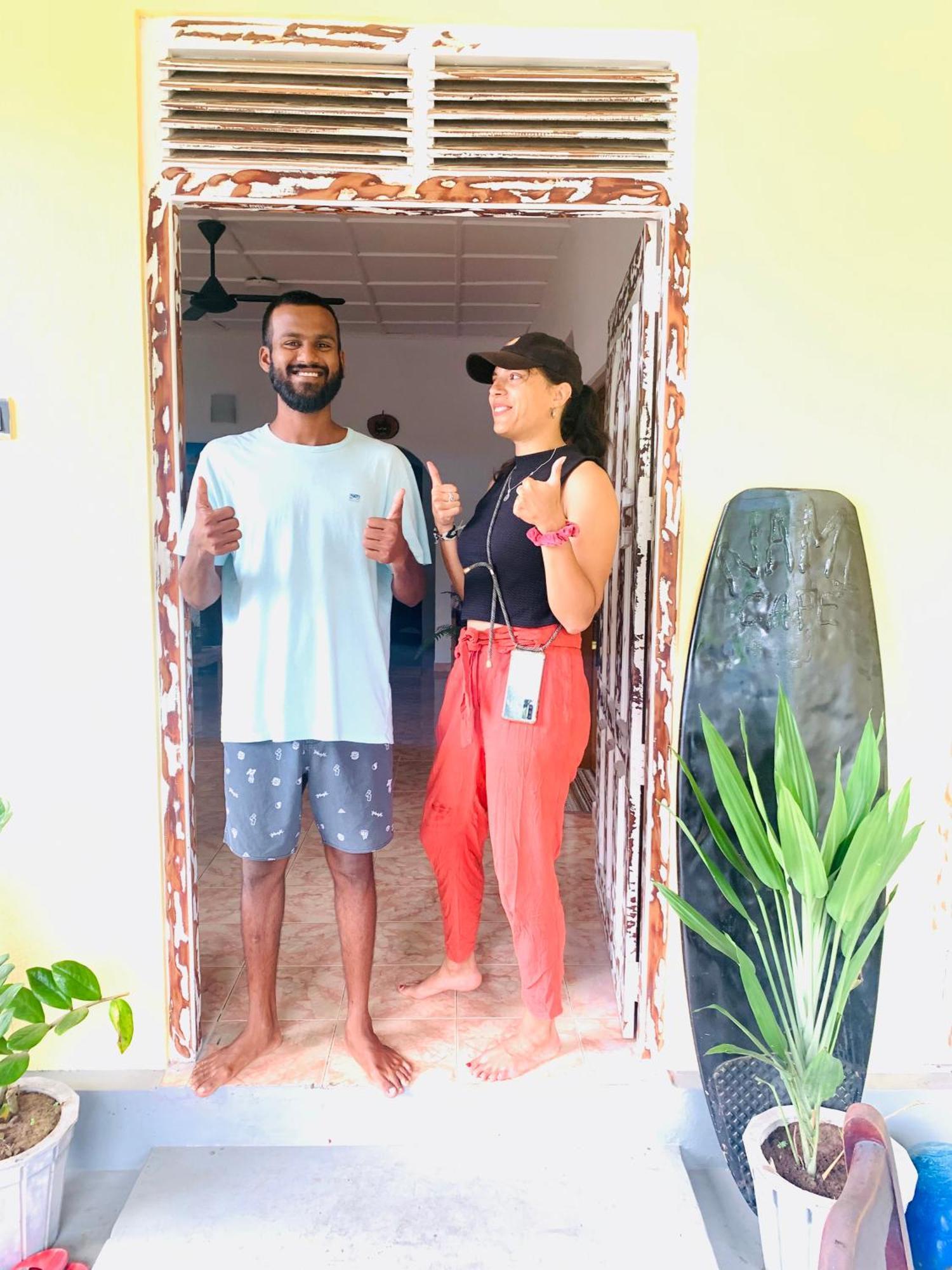 Hôtel Dreamy Surf House à Weligama Extérieur photo