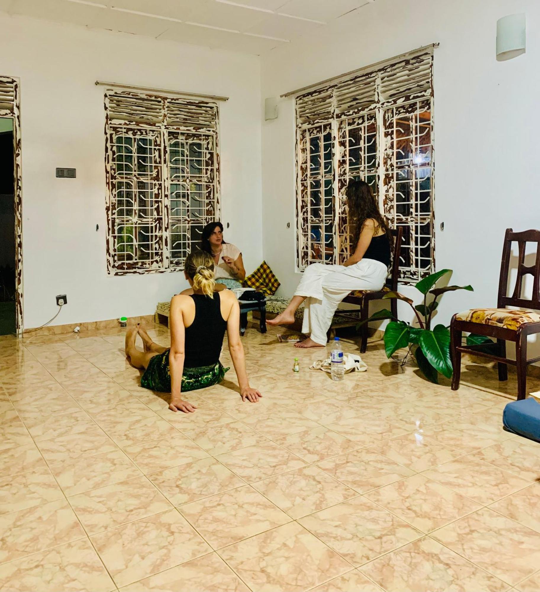 Hôtel Dreamy Surf House à Weligama Extérieur photo